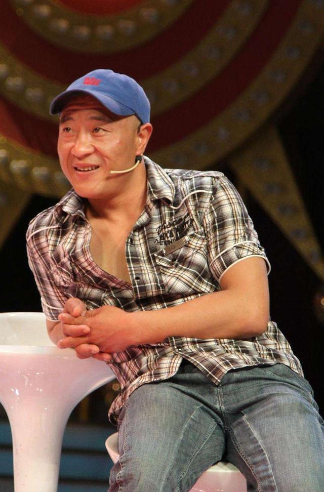 被逐出师门后刘小光现状曝光,发福喜剧感全无,与大衣哥相差甚远
