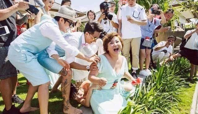 韩庚结婚伴郎伴娘