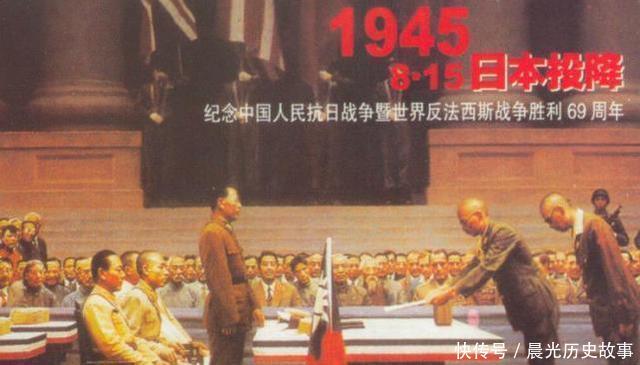 日本投降后溥仪向东方叩首, 还打自己两个嘴巴