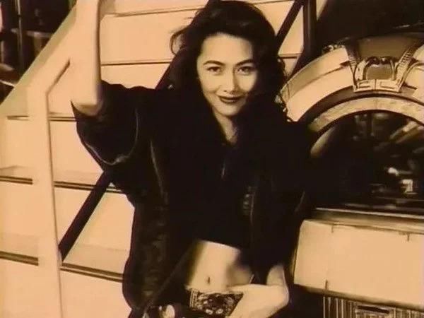 看完80、90年代的日本时尚，美的让我想穿越时光……