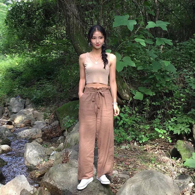 技巧丨性感就在这5cm，这位韩妞的腰瘦美学穿搭，教你把腰穿出来