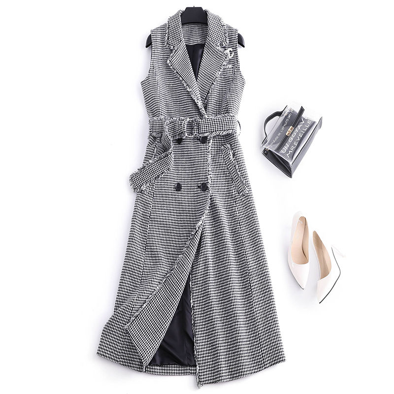 70后女人别着急买风衣!现流行这样的秋装外套，便宜舒适又大方