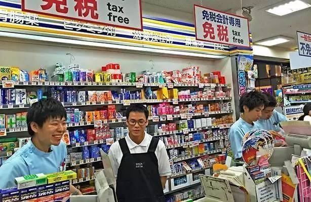 中国游客去日本免税店购物，看到了茅台的价格后，直呼：差别对待