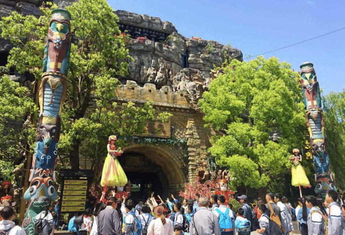 中国最成功山寨景区,全是假建筑,门票要价300元,却火爆异常