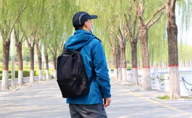  『采用』穿冲锋衣＝大叔？Discovery工装外套：时尚减龄，给你穿搭新思路！