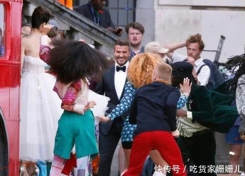 【婚纱】郭碧婷的浴球婚纱，热巴的星空婚纱，都输给了baby的风铃婚纱