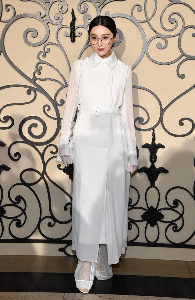 范冰冰、赵薇 惊艳时装周没想到却成了惊悚