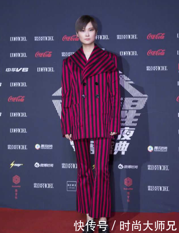 李宇春太胆大！这么大胆的开衩裙也敢穿出门？一般人穿绝对丑哭了