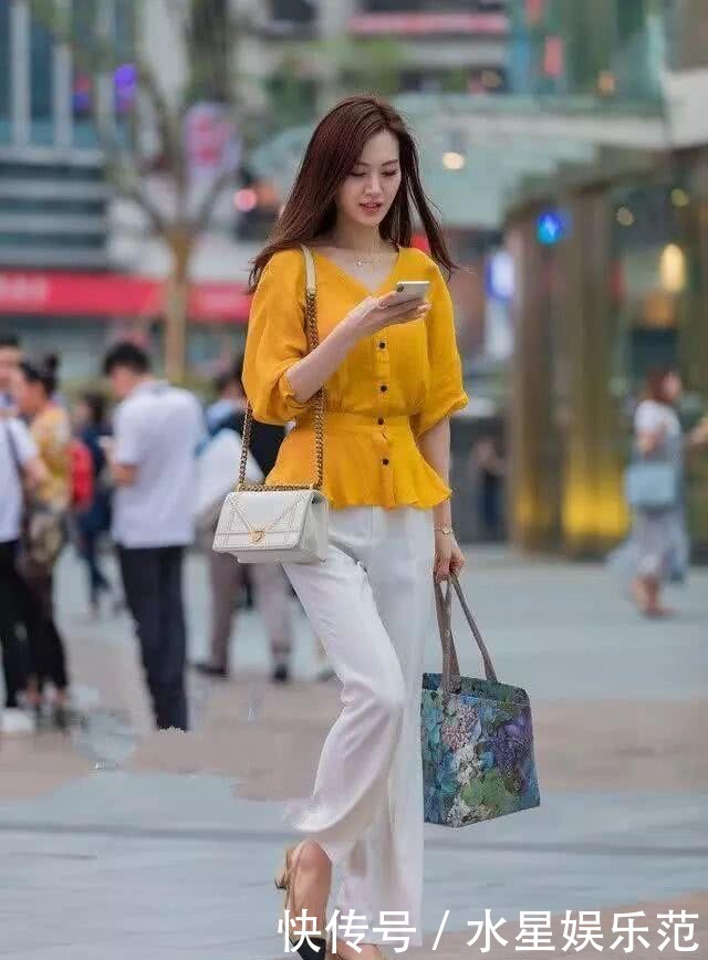  『显现出来』穿着轻松自如还十分有范，让你的美在不经意间显现出来