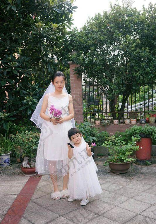 九江妈妈微博晒与女儿穿搭，网友：把生活过成了诗