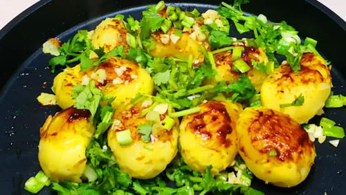  苹果@刚知道，保存土豆竟这么简单！3个土方法，放半年不变绿不