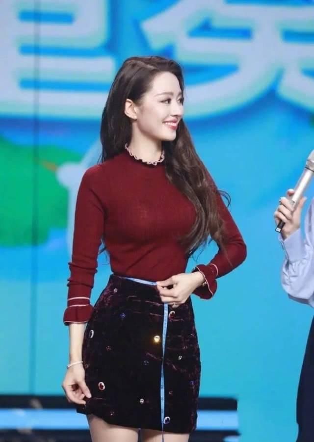 镜头■吉娜这3D身材绝了,穿上旗袍后朗朗忙遮镜头,这女人美得太惊艳