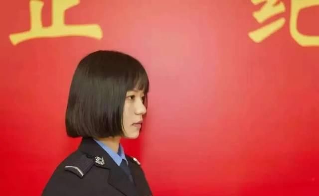  人民警察@藏蓝的警服，干练的头发......