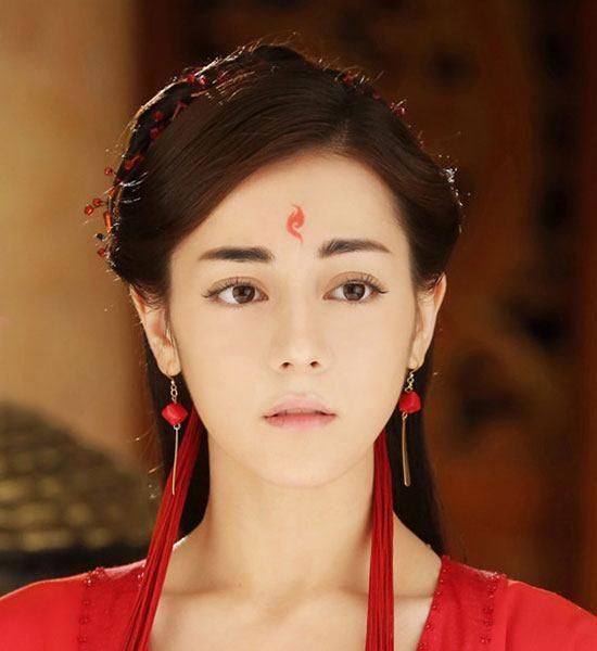 《枕上书》刘雨欣郭品超加盟，迪丽热巴被黑粉造谣，留言不堪入目