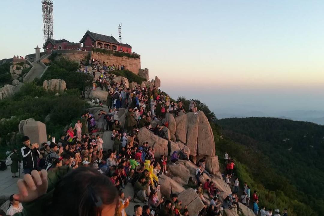 我国最“险峻”的四座山峰，华山泰山上榜，第一名令人望而却步