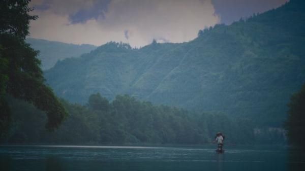 悬崖绝壁之上为何分布众多石窟？