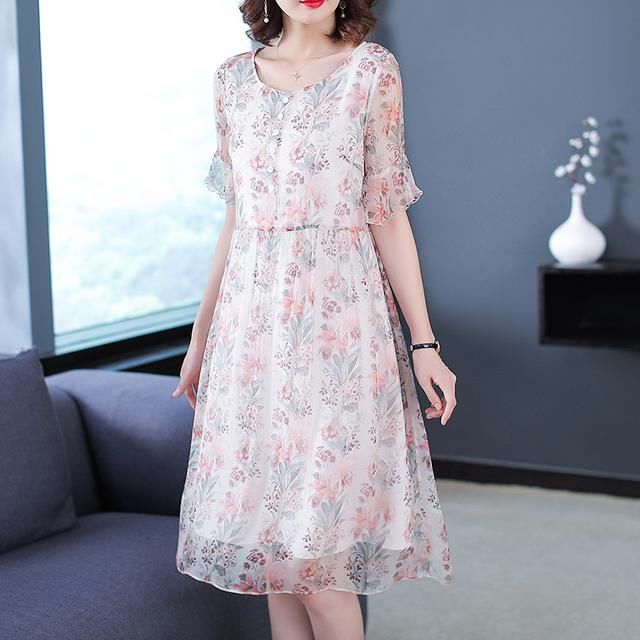 快把旗袍都扔了，7月刚上新的“美嫩裙”太“减龄”了，美疯