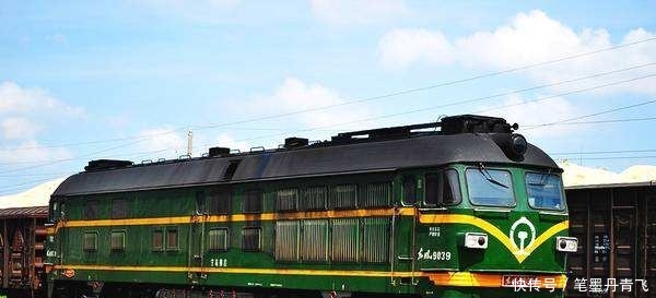  [高铁]如今高铁这么发达，为什么绿皮火车还没被淘汰？看完明白