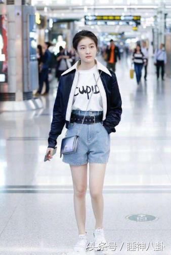 机场秀被群嘲？与颜值无关，只怪腿太短，吴昕邓紫棋沈月太难拯救