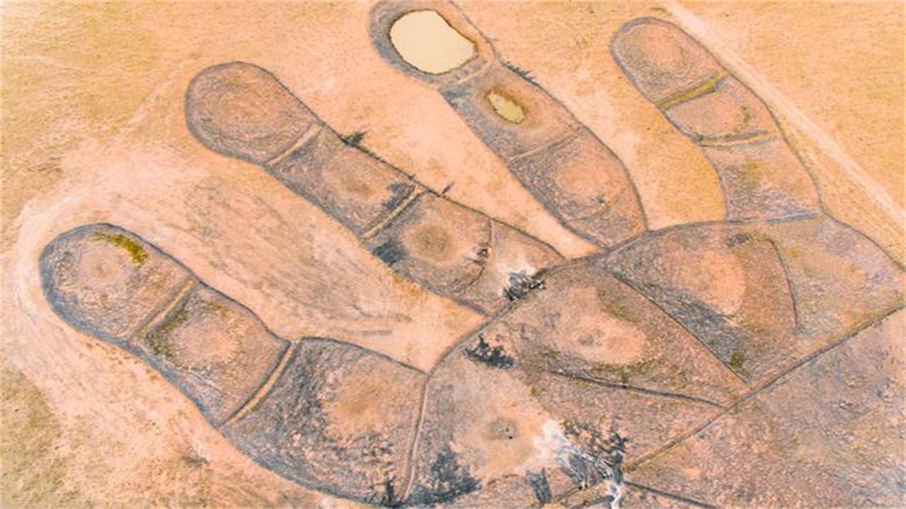 在我国的北方有一个巨型掌印景点,总投资6亿元,你见过吗?