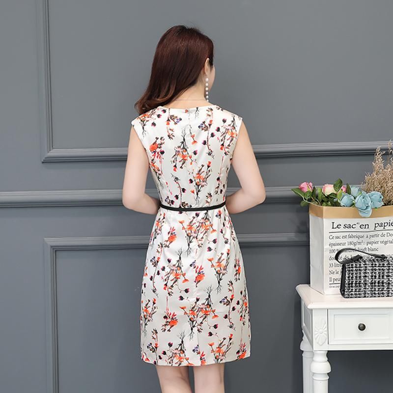 四十岁女人穿衣别太随意，包臀一步裙，让你风韵犹存还气场十足