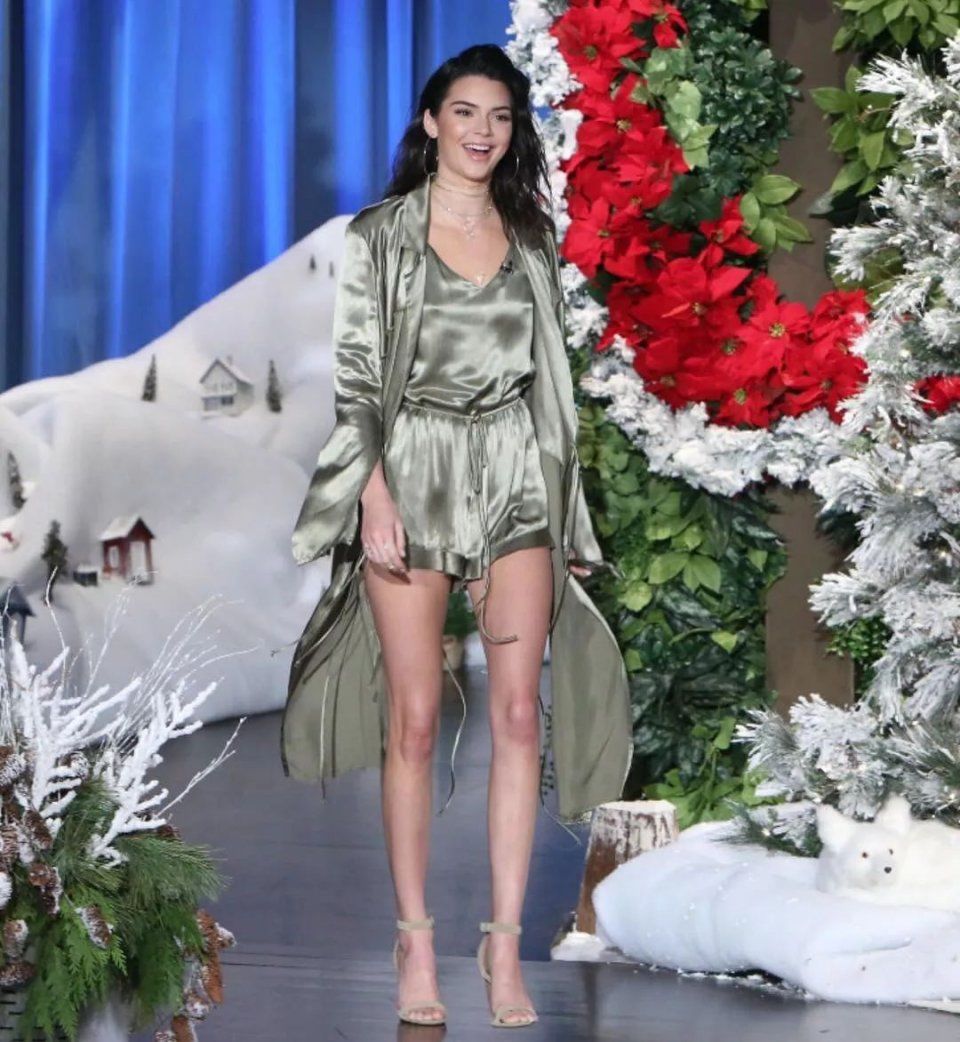 今天懒得想搭配，也能随随便便穿出两米腿!