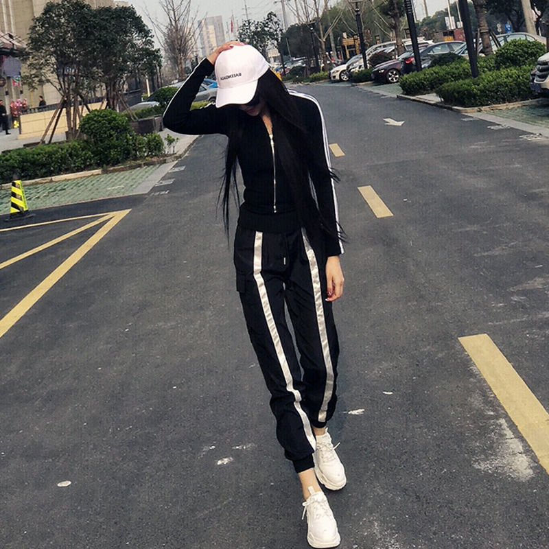 立秋后，裙子、阔腿裤可以扔了!新上的欧货套装，适合小个子女人