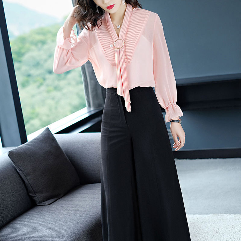 女人不一定漂亮，但一定要有气质，8款“气质套装”美的倾国倾城