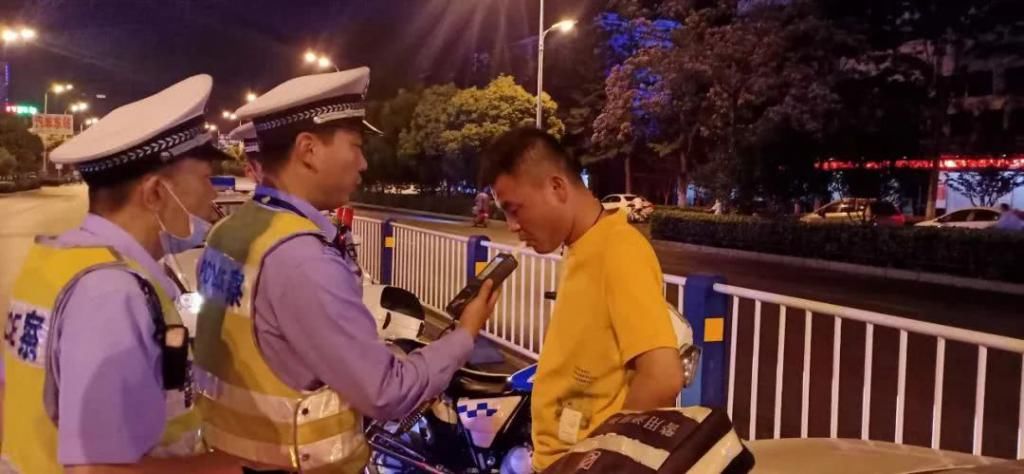 阜阳市交警二|外地警方现身阜阳街头!全城查缉!