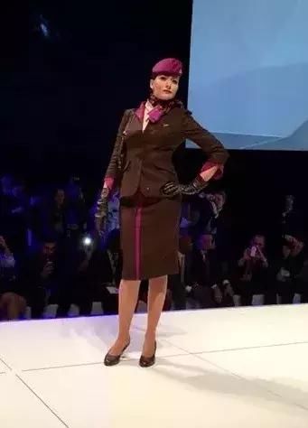 空姐制服的百年演变史，让你明白制服诱惑的真正原因