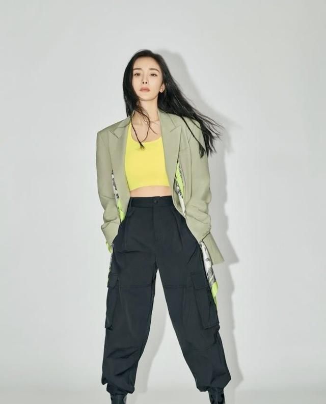  女人■真正会穿的女人,才是搭配行家,米色穿搭高级时尚又显白