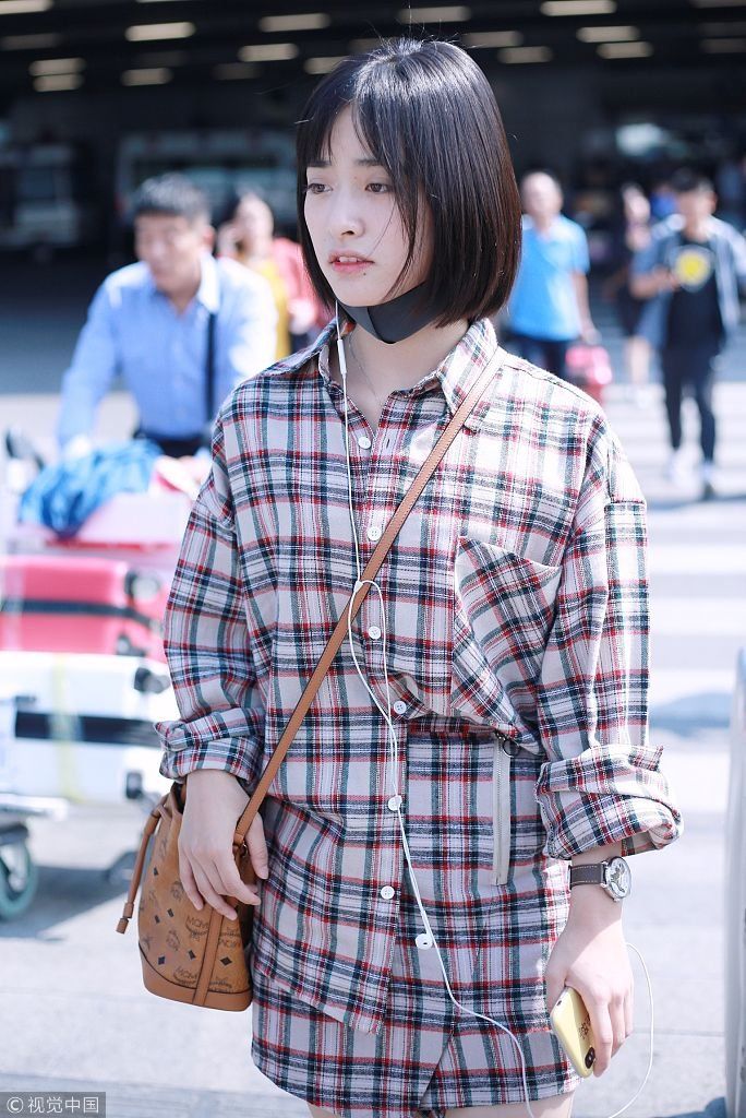 “杉菜”沈月格子套裙青春范露小短腿  留娃娃头齐刘海甜美可爱萌