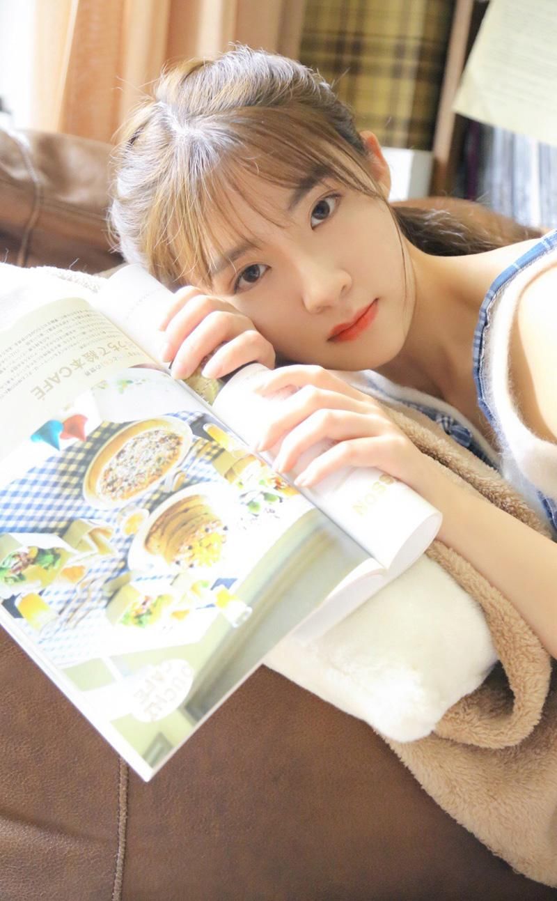 性感白嫩美少女美腿诱惑私房图片