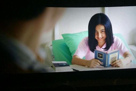 16岁实力派小花频频上热搜，衣服穿成这样，女星中还真是少见