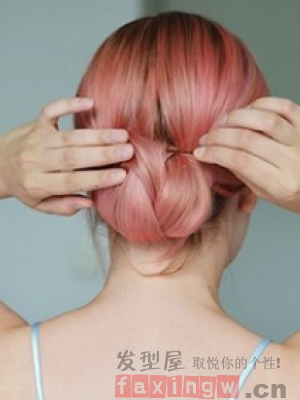 简单盘发图片教程 轻松学会拥有更多时尚感