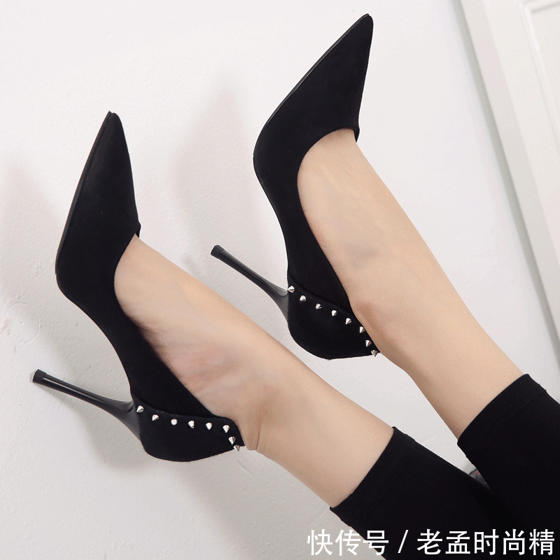  「凸显出MM」穿上细跟高跟鞋，展现性感中的魅力！