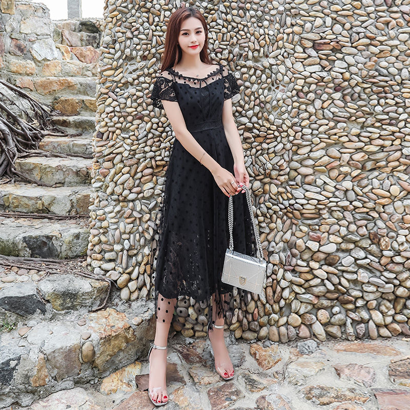 80后美女看过来，穿这几款连衣裙，上身勾人心魂，惊艳十足