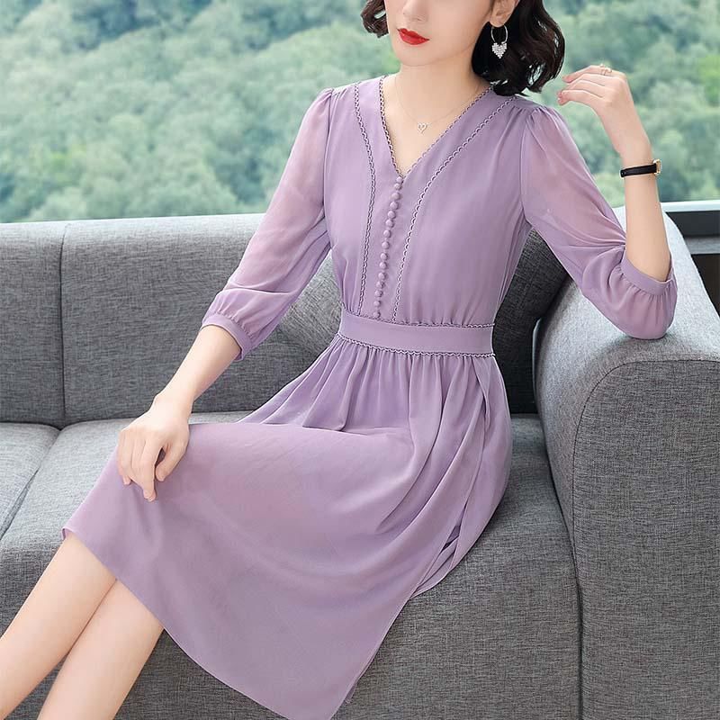 一袭A字裙，怎么穿都好看，穿出40岁女人该有的优雅韵味