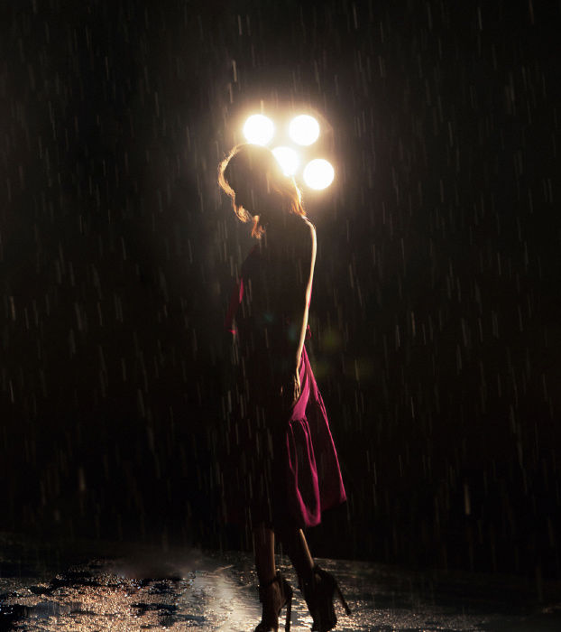 赵丽颖最新性感时尚写真图集，时尚气质，宛若迷人的小妖精!