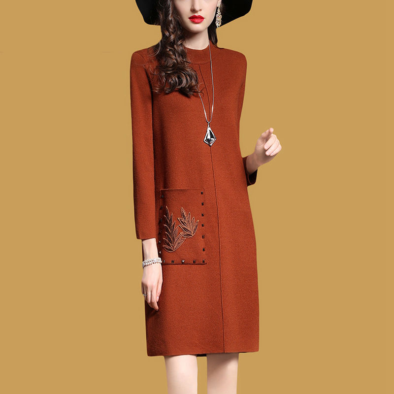 无意间遇见:昨天提前上新的秋裙，竟比旗袍还迷人，简直谁穿谁美