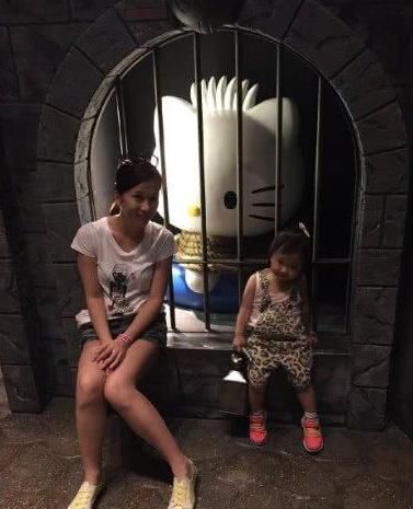 她高龄产子为爱息影七年，如今42岁复出养家却无人认出