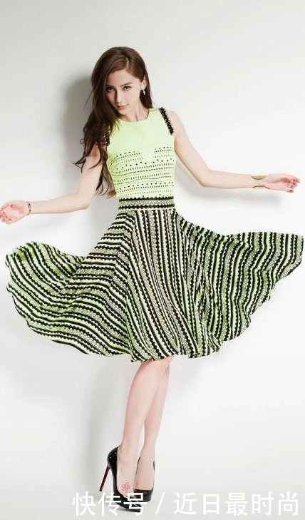 杨颖和章泽天同穿连衣裙，谁更胜一筹呢