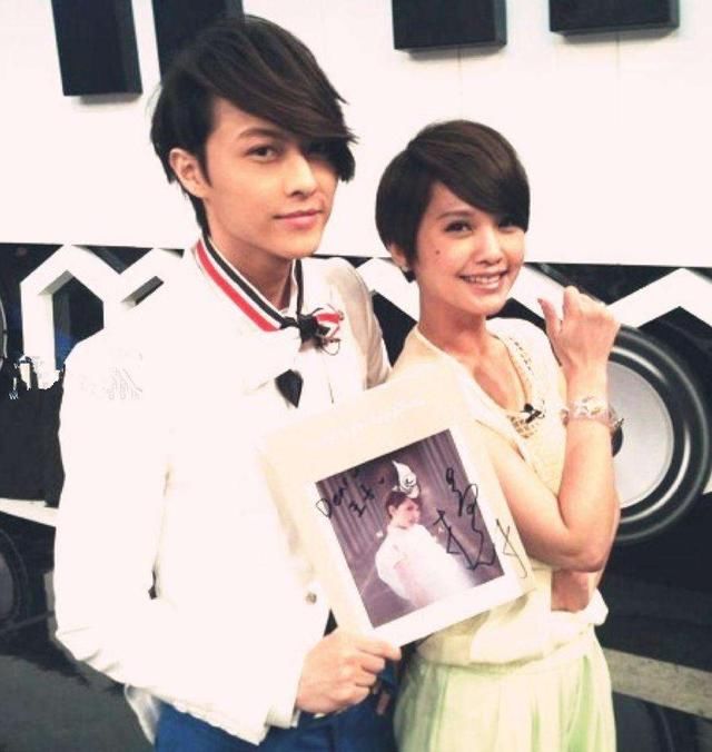 王子和邓丽欣极力否定恋情，一切全是谣言？意外曝光王子真实恋情