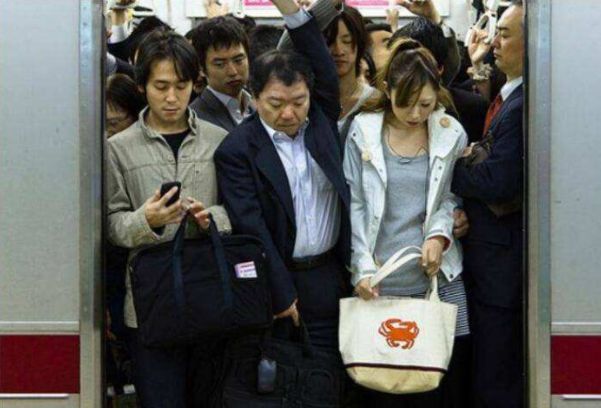  [地铁]中国最晚开通地铁的省会城市，乘客稀少，经常空车而行