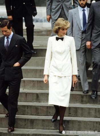 终于知道女王为什么更爱凯特王妃,而不喜欢儿媳戴安娜