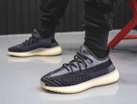  『曝出』霸屏的Yeezy已经曝出9月新品