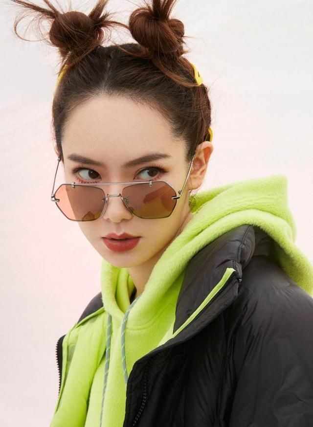  钟楚曦：明星都在关注《青你2》戚薇、宋妍霏、钟楚曦、邢菲都有喜欢的人