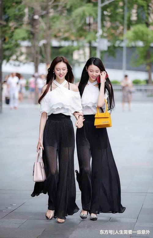 街拍美女,时尚又吸睛的穿搭参考,让你成为人群中最亮眼的一个