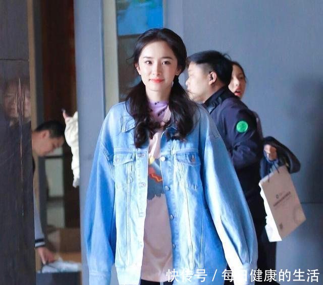  「棒球外套」开春外套别买太多，有这3款就够了！和裤子裙子都合拍，显瘦洋气