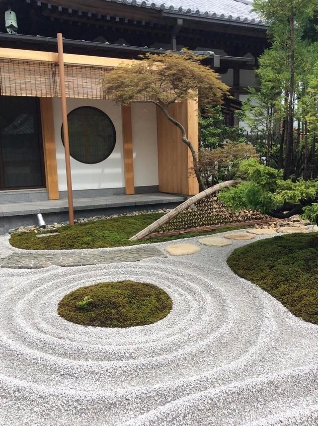 等有钱了，就造一个日式庭院，静谧悠然禅意十足，每天喝茶赏花